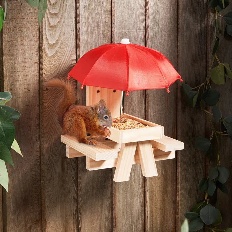 🐿️Cute Carbonized Wood Squirrel Feeder with Umbrella – Fun Picnic Table Design☂️