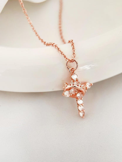 👑 💫 Crown with Cross Pendant Necklace – Elegant Faith-Inspired Design – Double-sided detail & gold/silver options – perfect for daily wear 💛✨