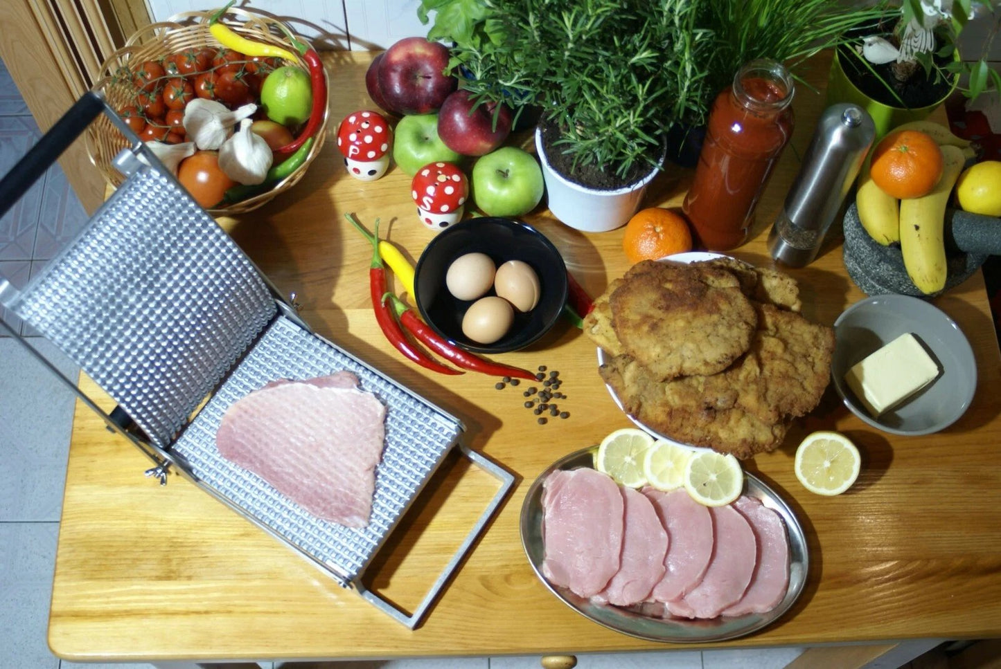 🥩 Manual Meat Tenderizer & Cuber Press