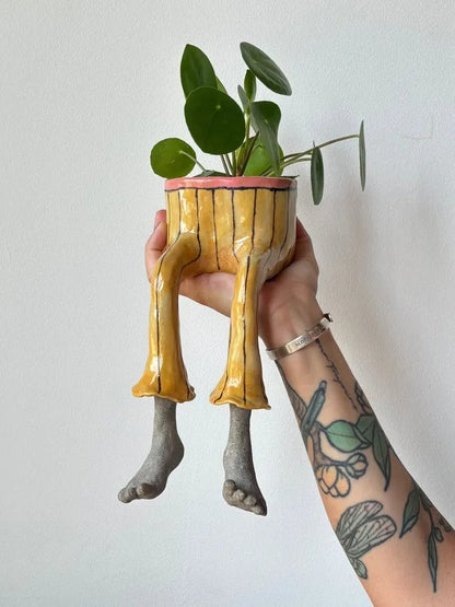 👖 The Hanging Legs Family Whimsical Hanging Legs Planter – Cute & Funny Home Decor