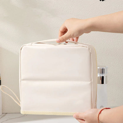 🔥Stylish Handheld Partitioned Cosmetic Bag