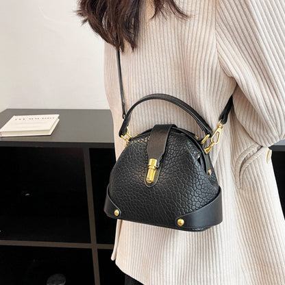 👜✨ Color-Blocked Bag – Stylish, Metal Hardware, Multi-Way 🧳