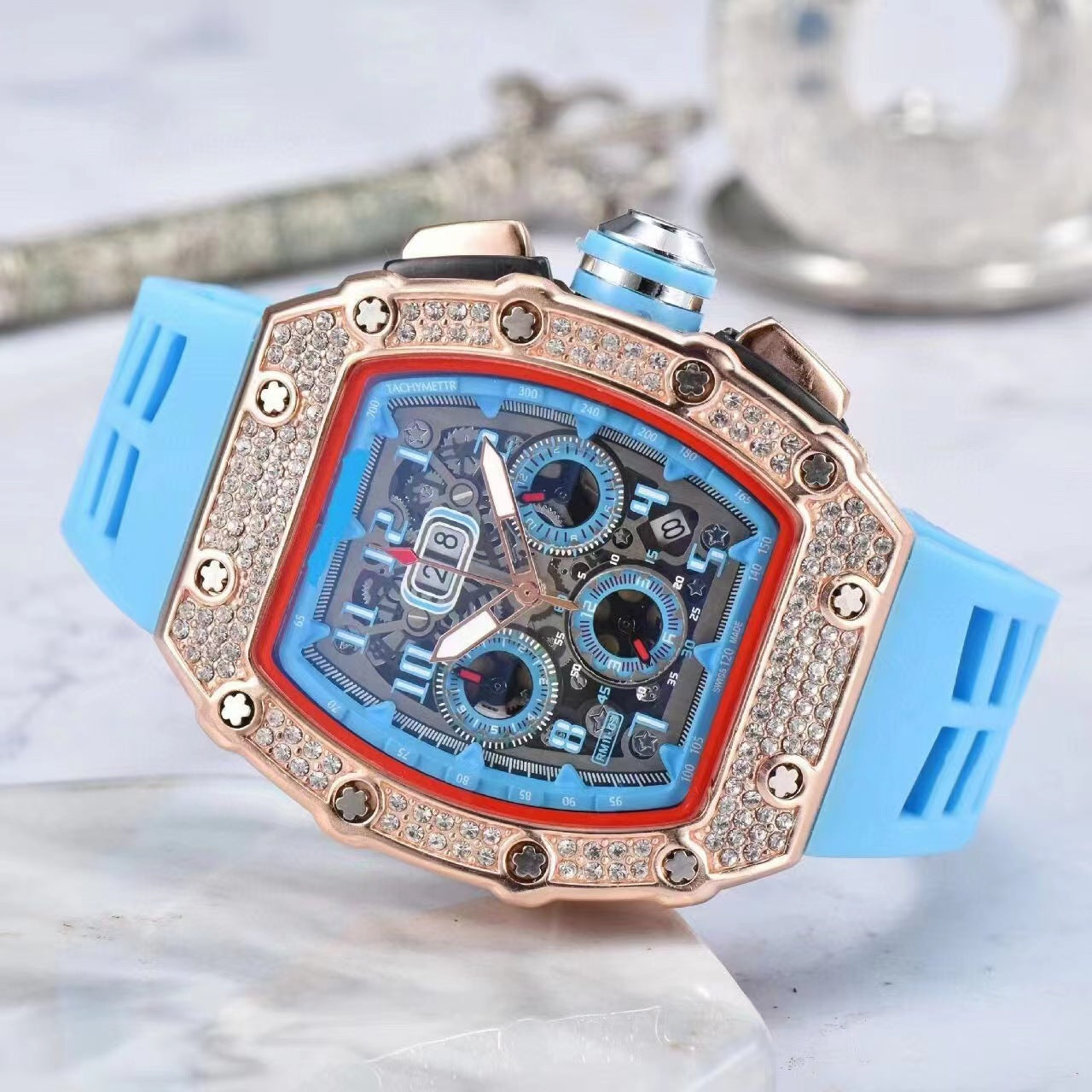 ⏰ Luxury Men's Tonneau-Shaped Watch with Rhinestone Embellishment